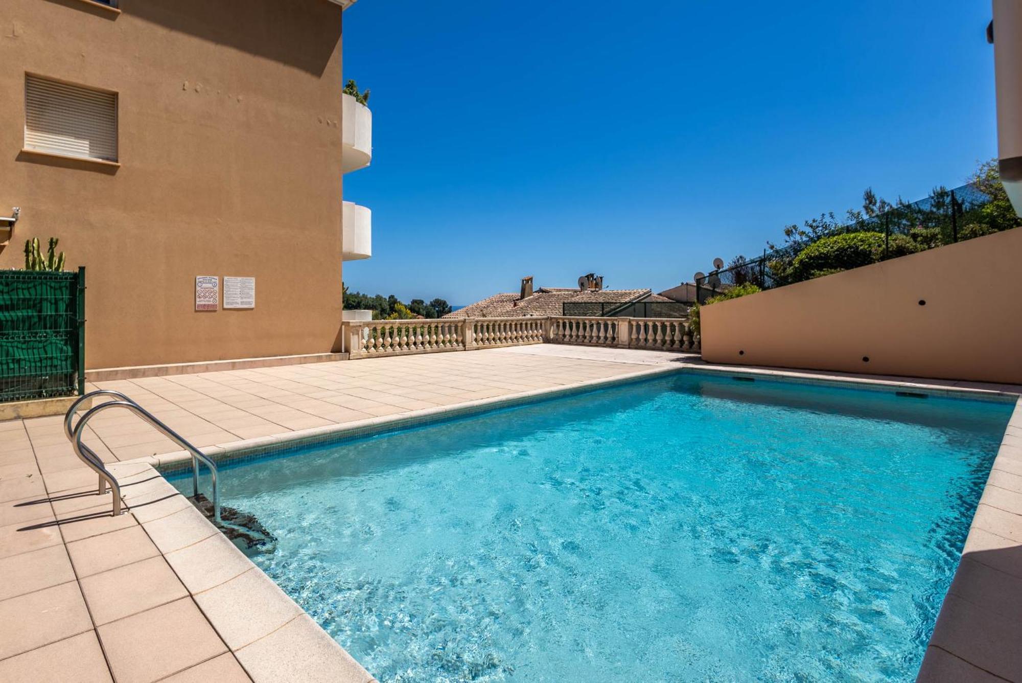 Mon Appart Avec Terrasse Et Piscine Roquebrune-Cap-Martin Dış mekan fotoğraf