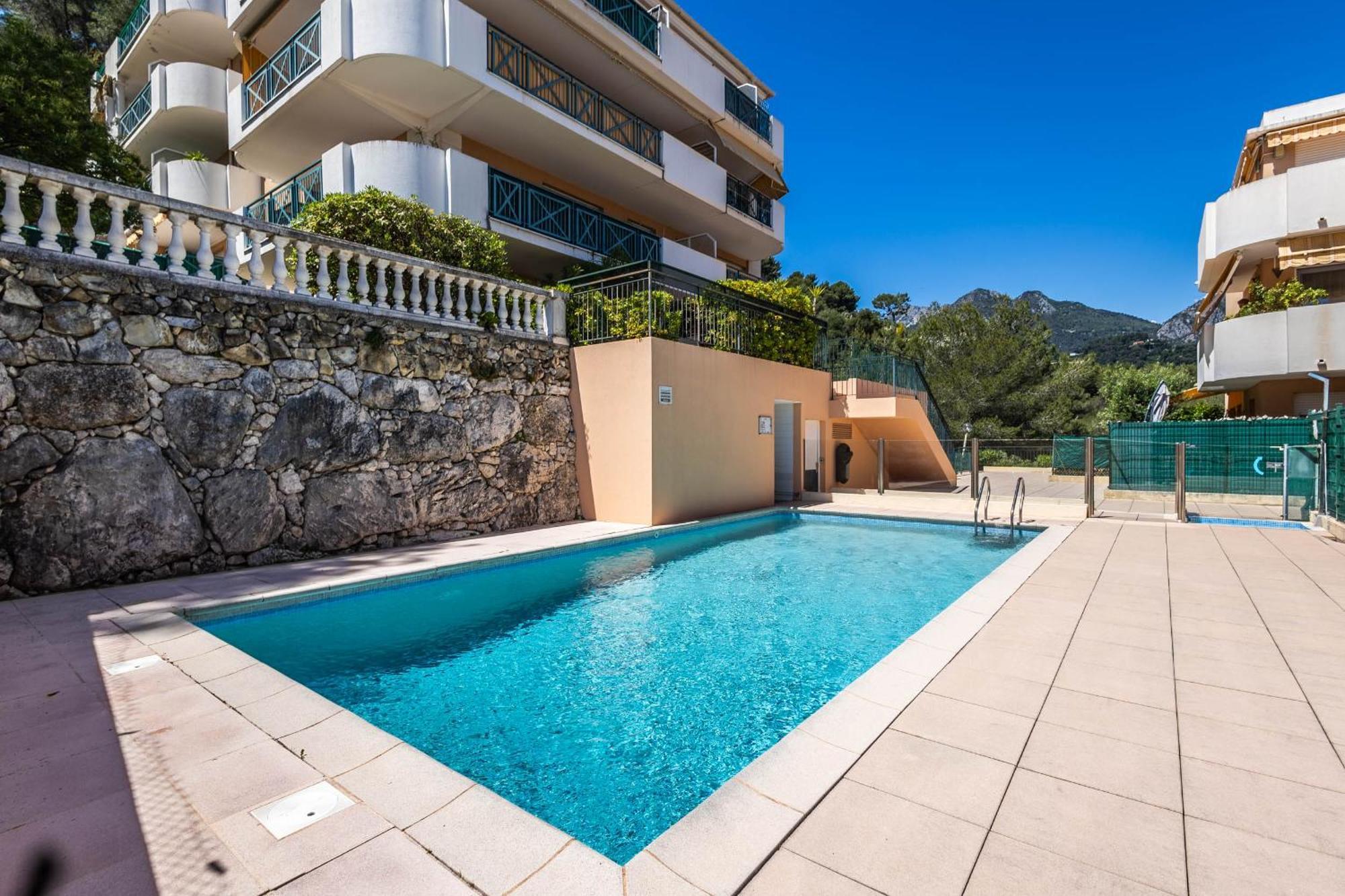 Mon Appart Avec Terrasse Et Piscine Roquebrune-Cap-Martin Dış mekan fotoğraf